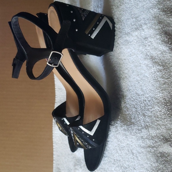 NWOB Mari A. Sandals - Picture 3 of 9